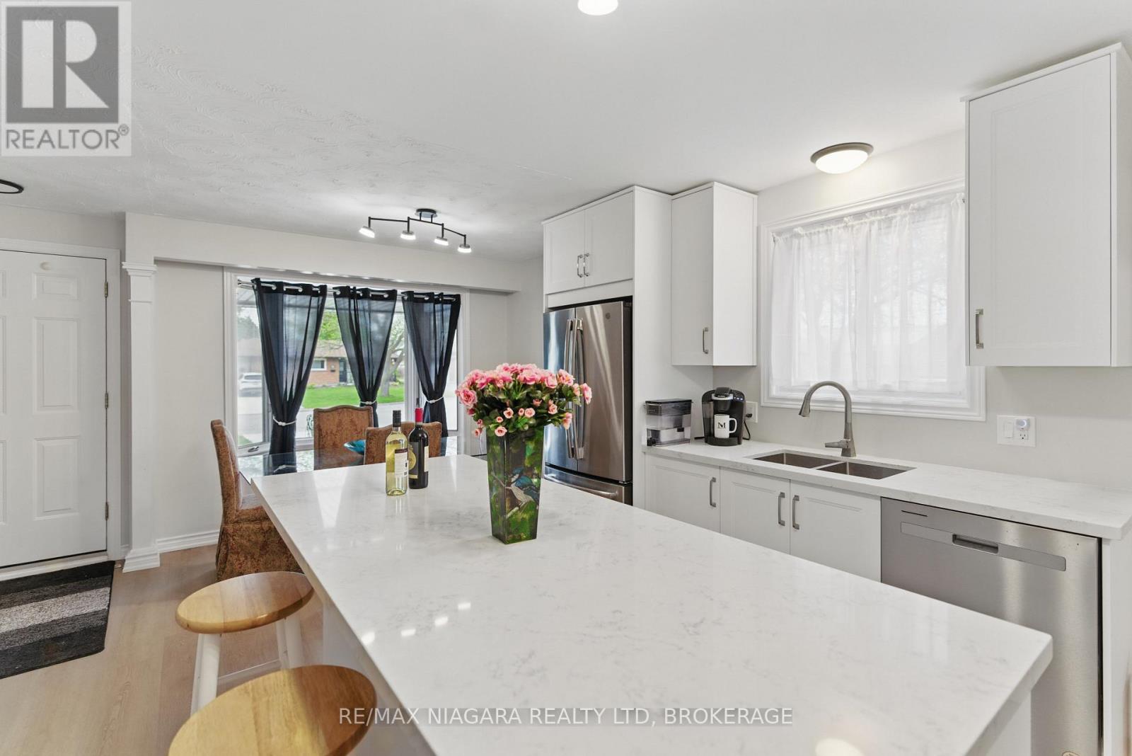 84 Regent Drive, St. Catharines, Ontario  L2M 3L7 - Photo 14 - X12476505