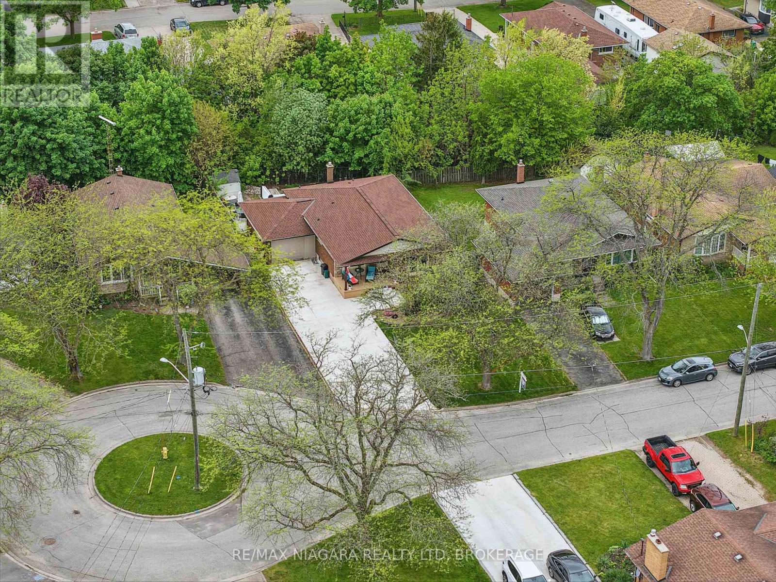 84 Regent Drive, St. Catharines, Ontario  L2M 3L7 - Photo 9 - X12476505