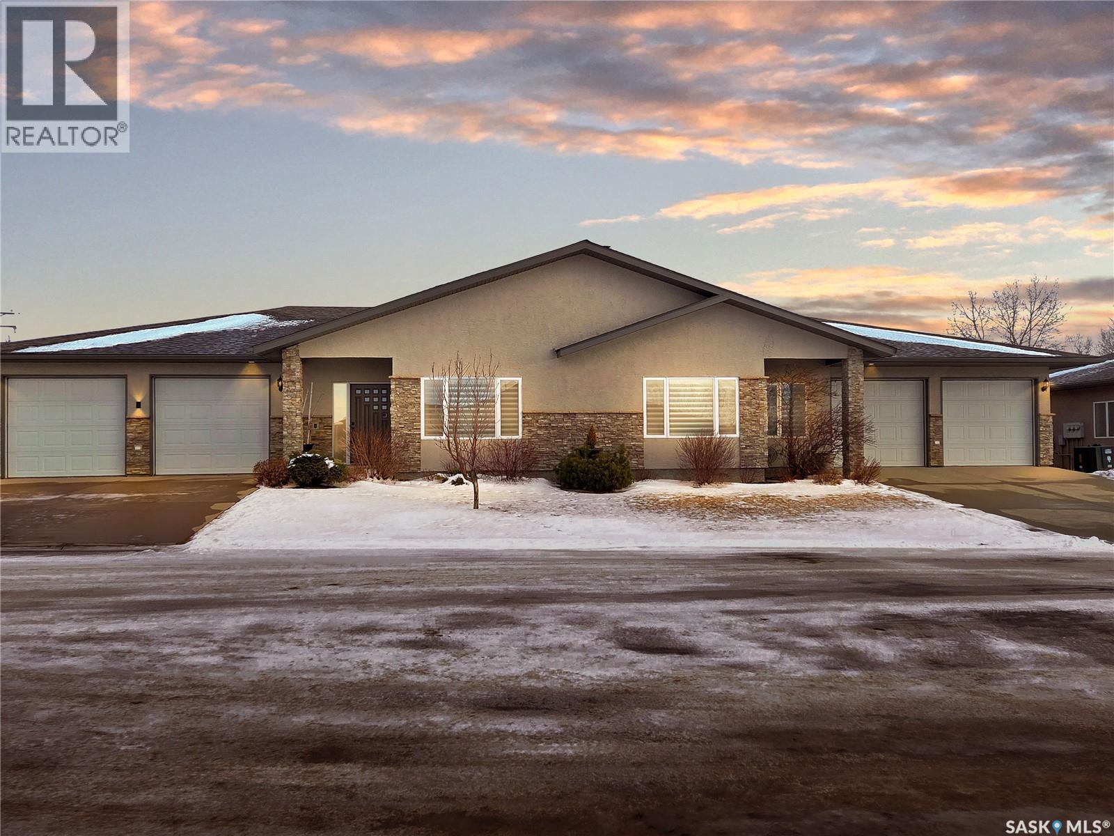 1&2 1590 4th AVENUE NW, Moose Jaw, Saskatchewan