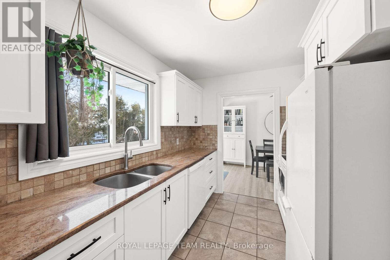 5286 Hillcrest Drive, Ottawa, Ontario  K4M 1E9 - Photo 11 - X12805312