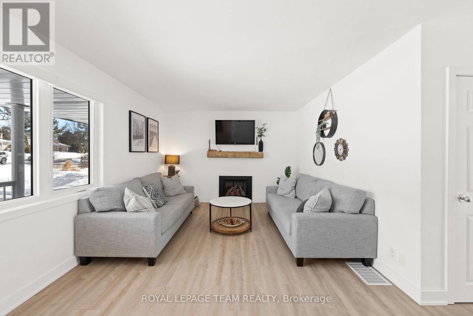 5286 Hillcrest Drive, Ottawa, Ontario  K4M 1E9 - Photo 6 - X12805312