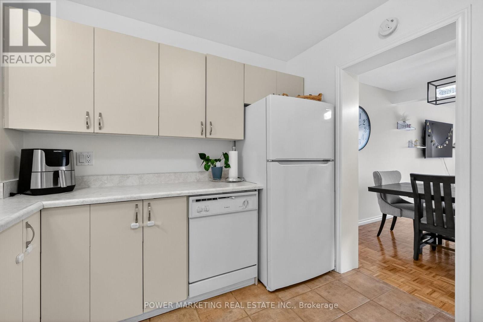 104 Bannerhill, Ottawa, Ontario  K1V 0T4 - Photo 15 - X12805332