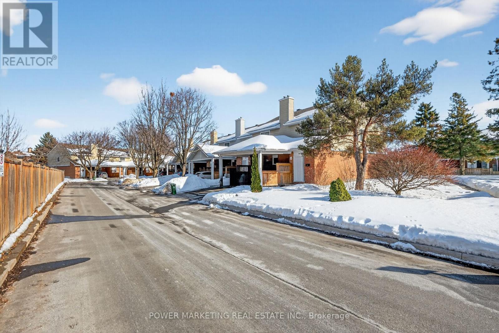 104 Bannerhill, Ottawa, Ontario  K1V 0T4 - Photo 2 - X12805332