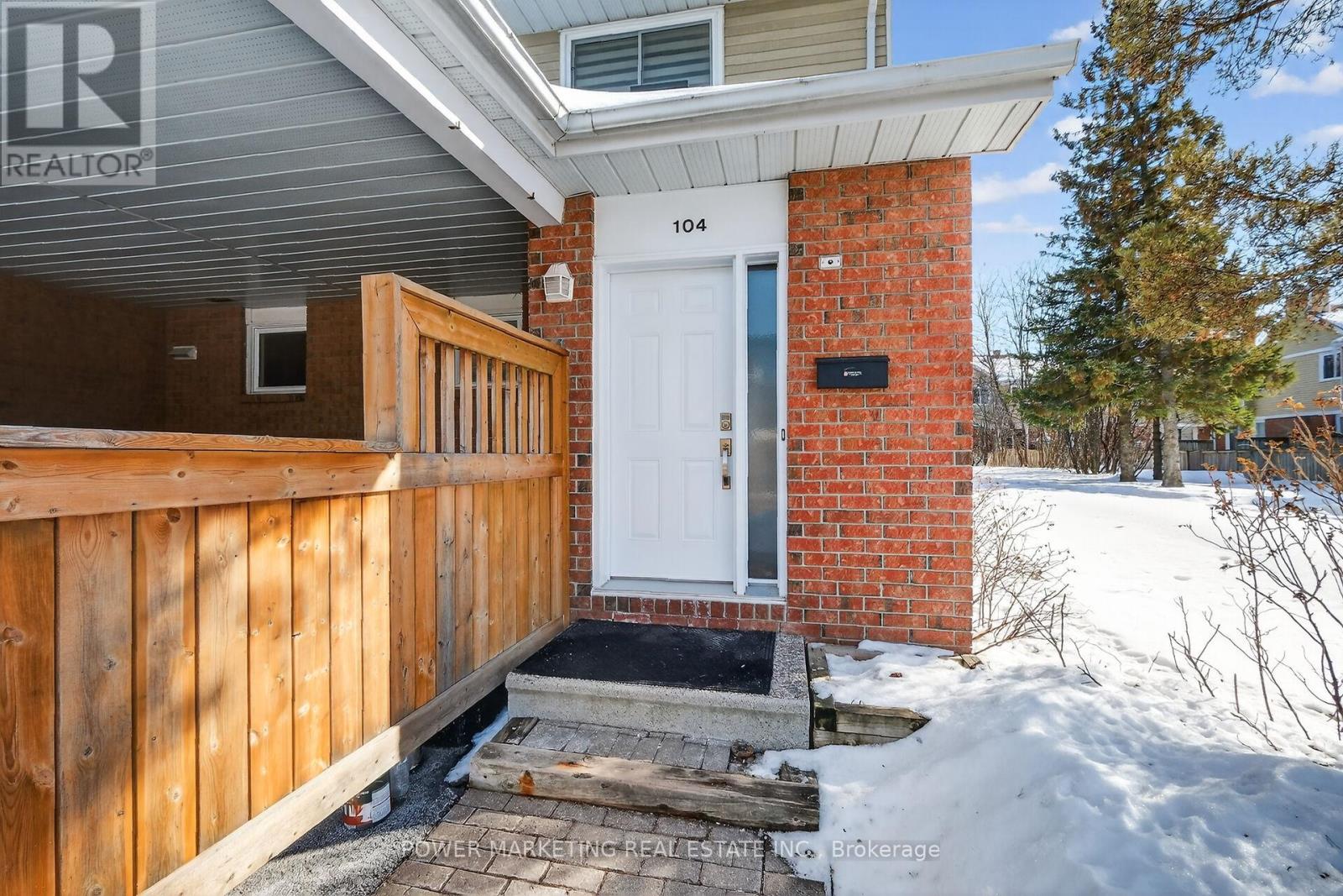 104 Bannerhill, Ottawa, Ontario  K1V 0T4 - Photo 4 - X12805332
