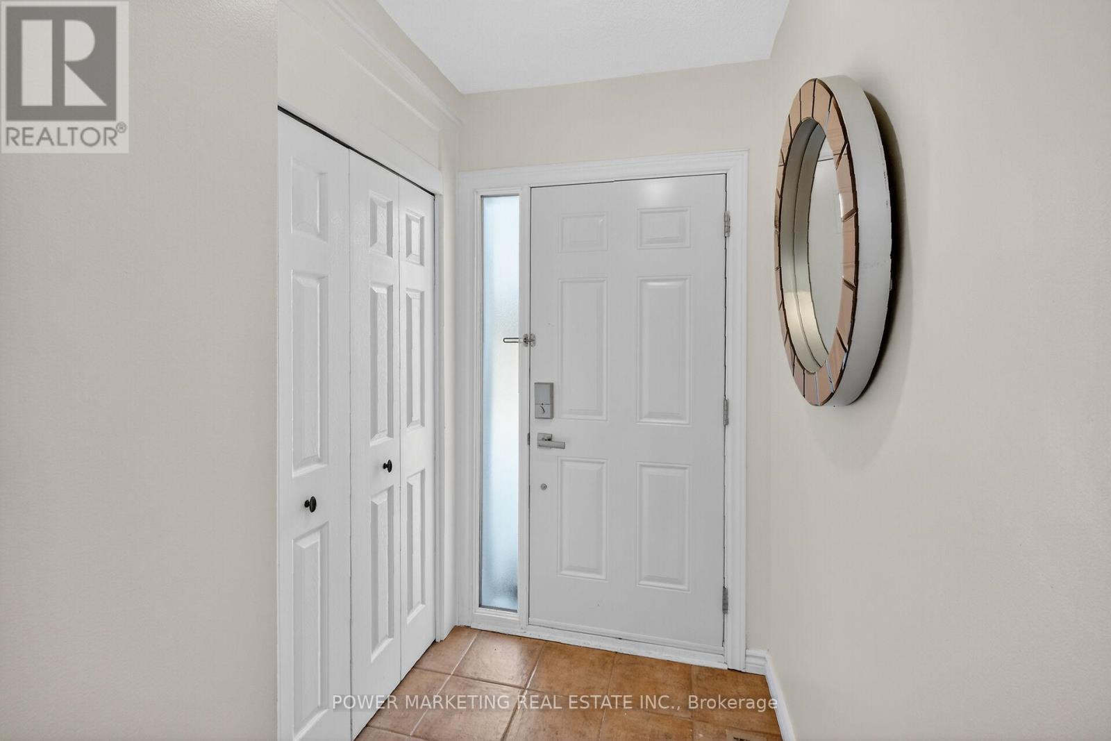 104 Bannerhill, Ottawa, Ontario  K1V 0T4 - Photo 5 - X12805332