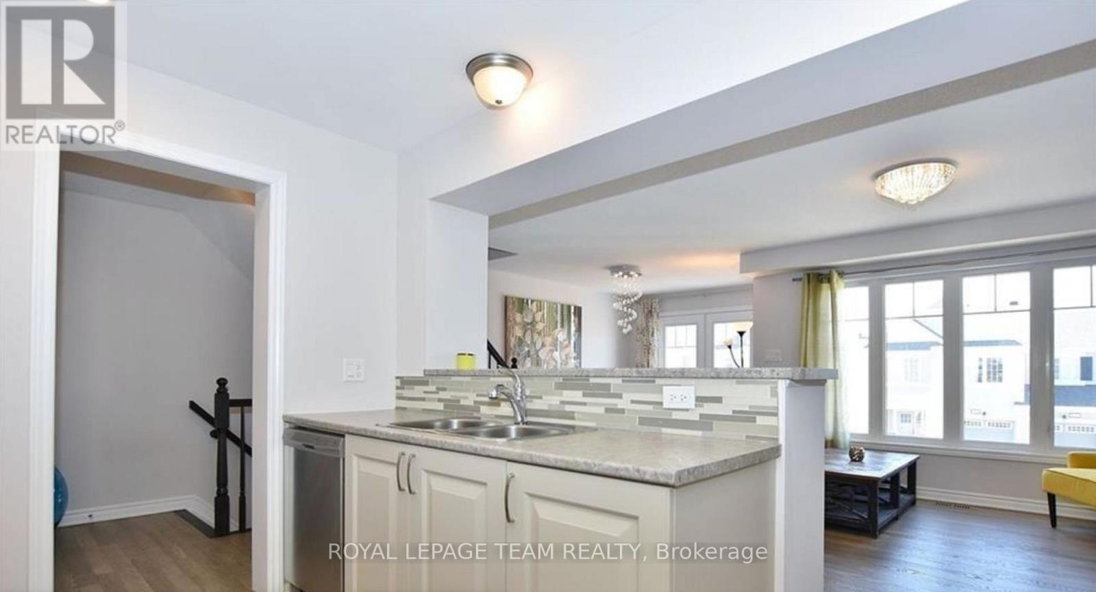 707 Juneberry Lane, Ottawa, Ontario  K2V 0C1 - Photo 8 - X12805388