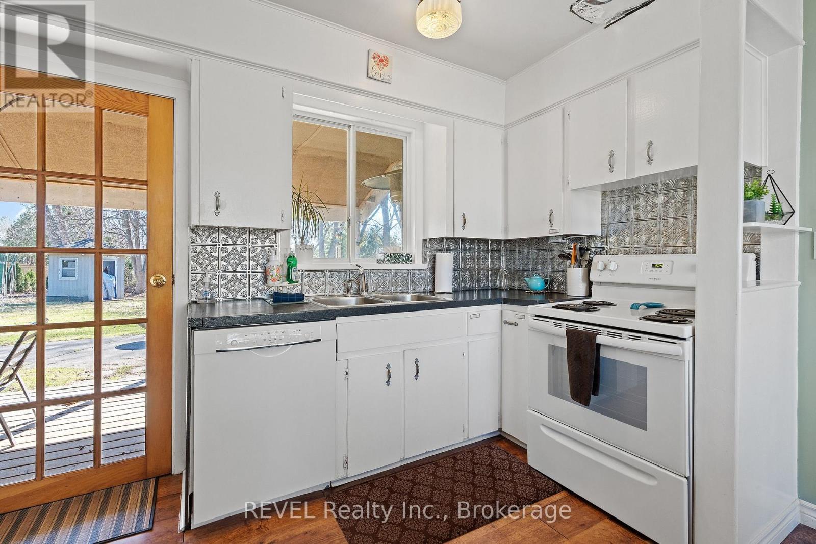 639 Penner Street, Niagara-On-The-Lake, Ontario  L0S 1T0 - Photo 10 - X12805242