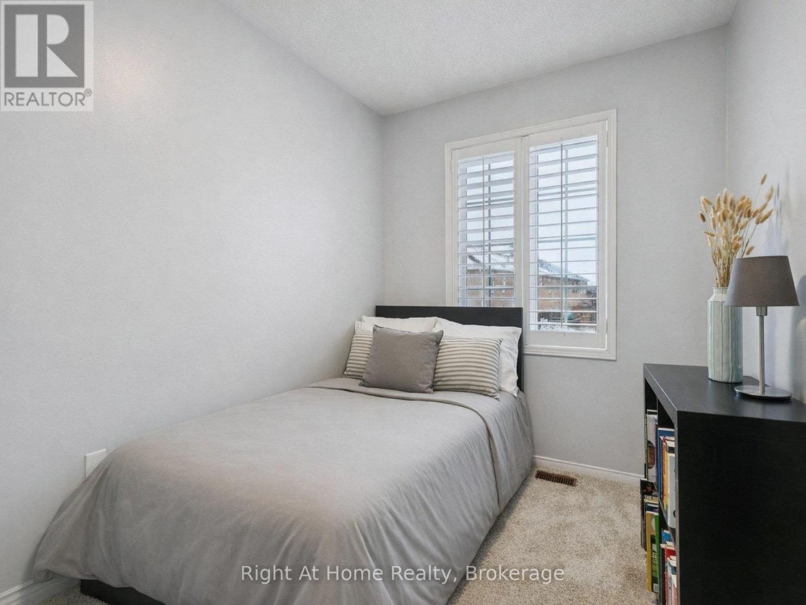 389 Fairgate Way, Oakville, Ontario  L6H 6Y1 - Photo 19 - W12805106