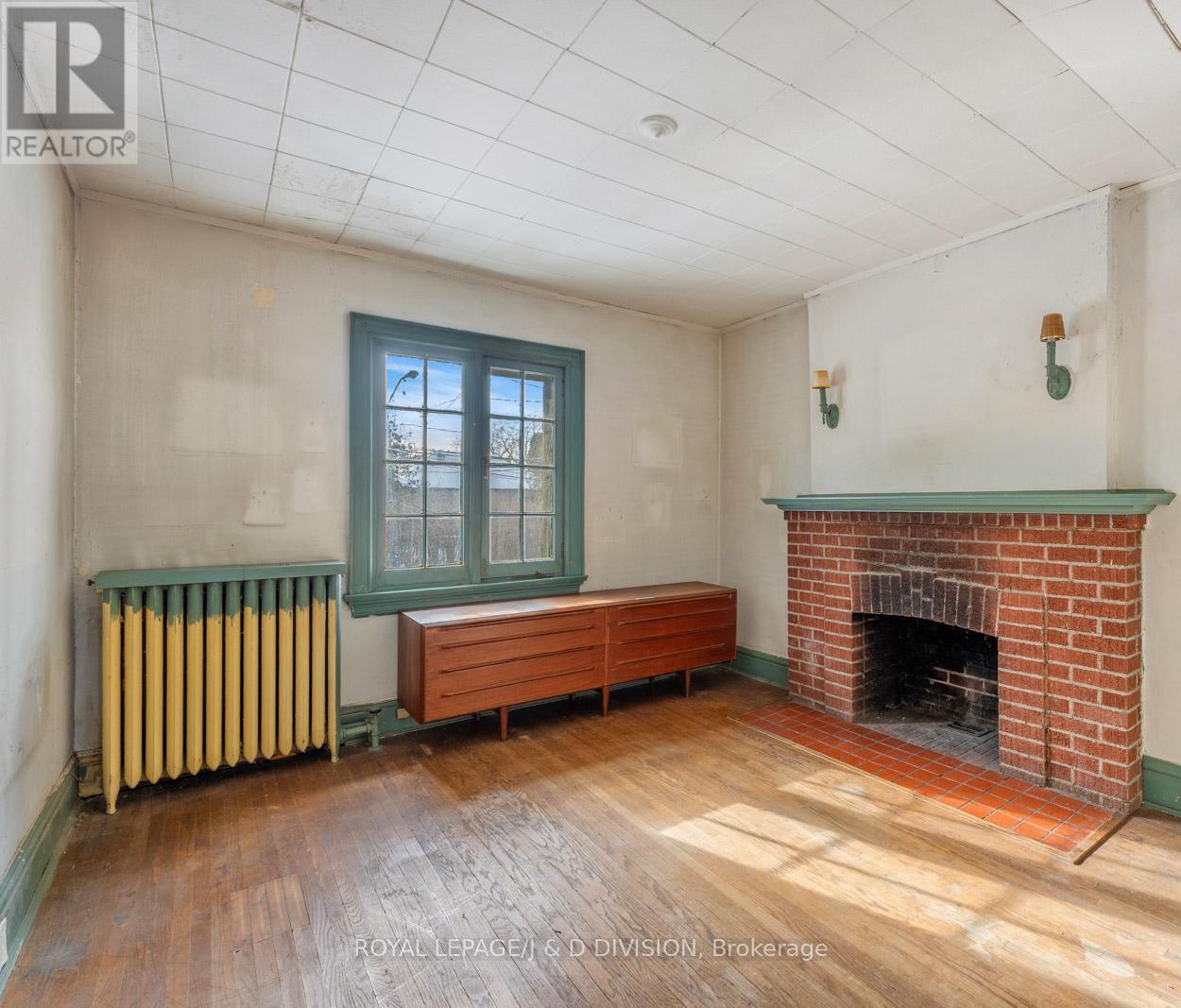 64 Heathdale Road, Toronto, Ontario  M6C 1M8 - Photo 14 - C12805392