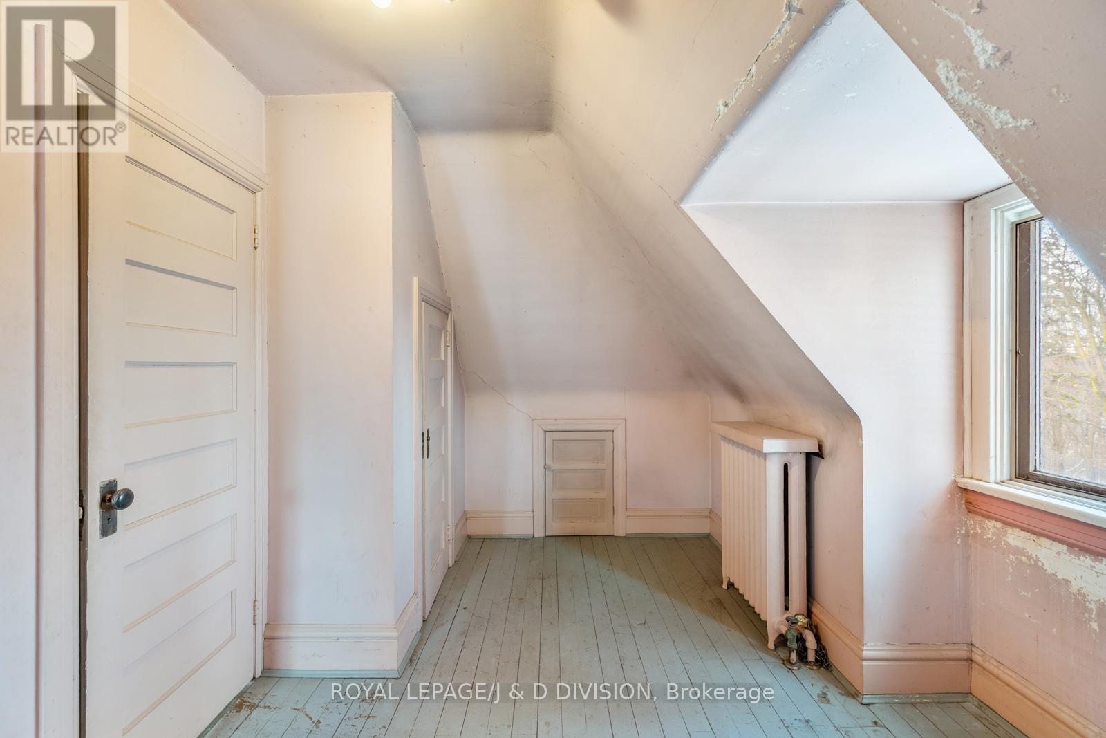 64 Heathdale Road, Toronto, Ontario  M6C 1M8 - Photo 22 - C12805392