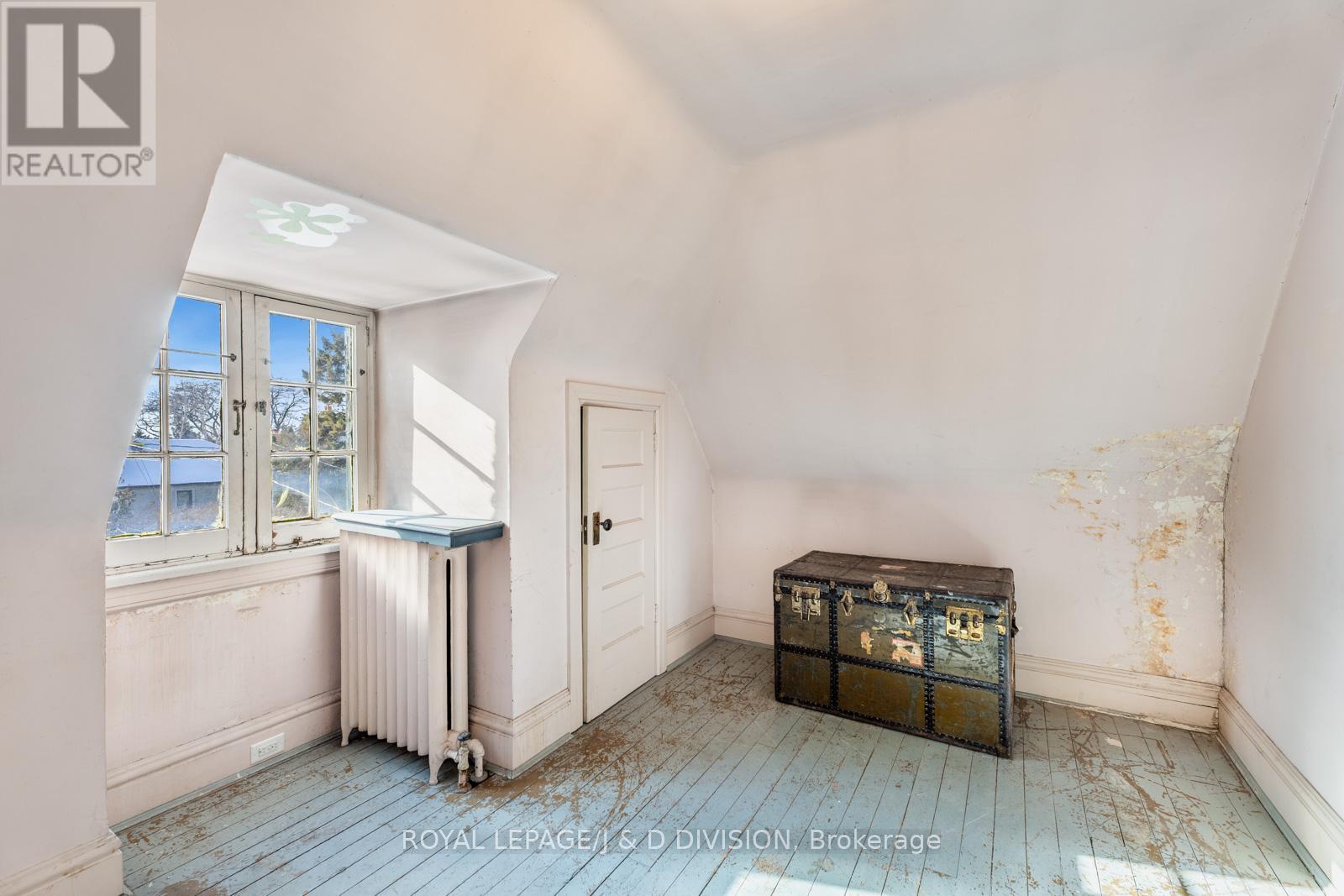 64 Heathdale Road, Toronto, Ontario  M6C 1M8 - Photo 24 - C12805392