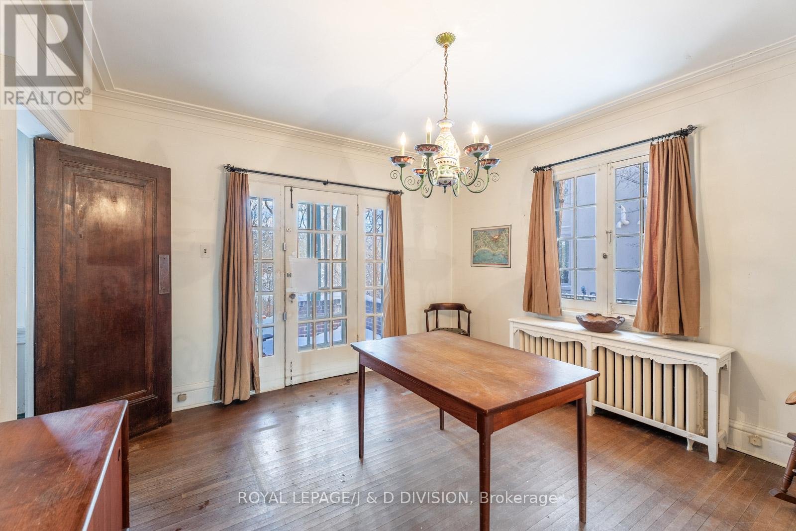 64 Heathdale Road, Toronto, Ontario  M6C 1M8 - Photo 7 - C12805392