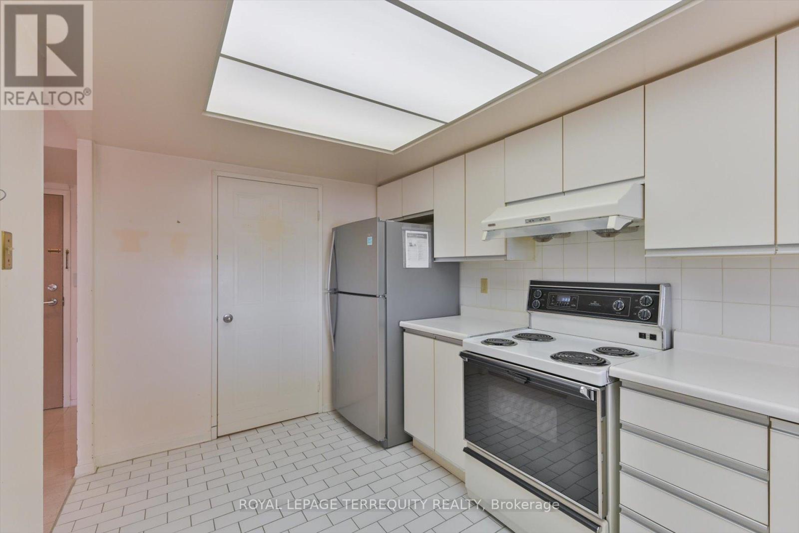 907 - 5 Kenneth Avenue, Toronto, Ontario  M2N 6M7 - Photo 7 - C12805410