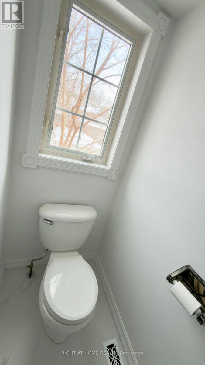 3801 Forest Bluff Crescent, Mississauga, Ontario  L5N 7T8 - Photo 32 - W12796446