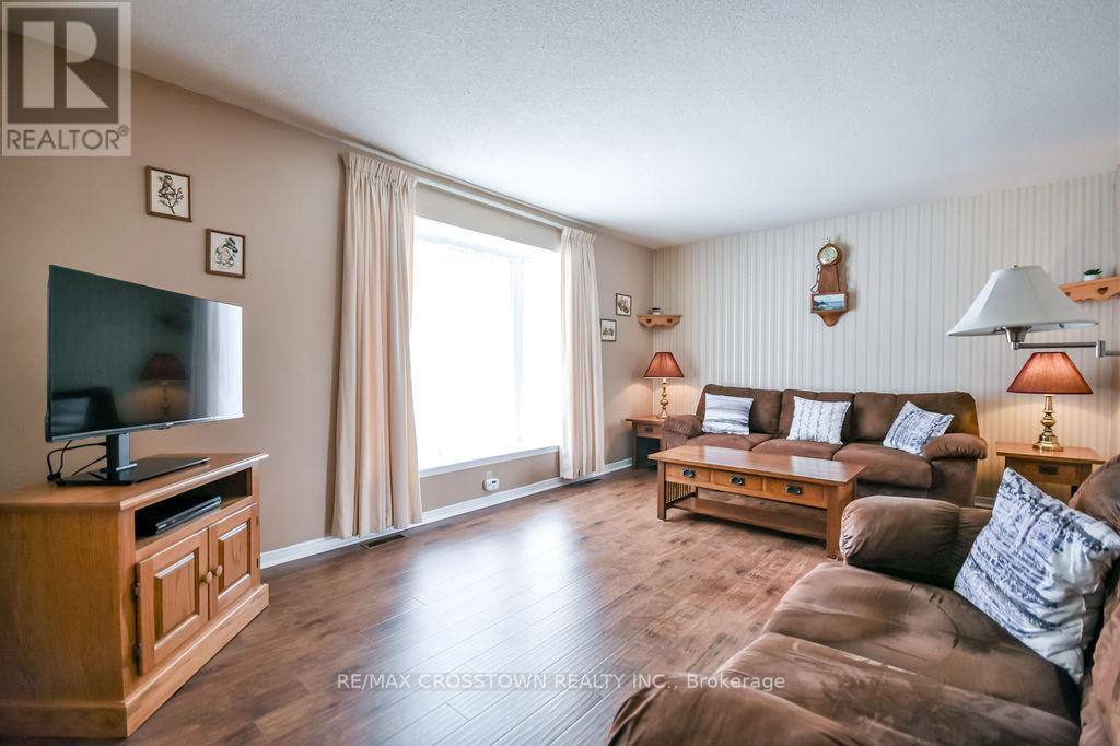 169 Oriole Drive, East Gwillimbury, Ontario  L9N 1G9 - Photo 16 - N12805256