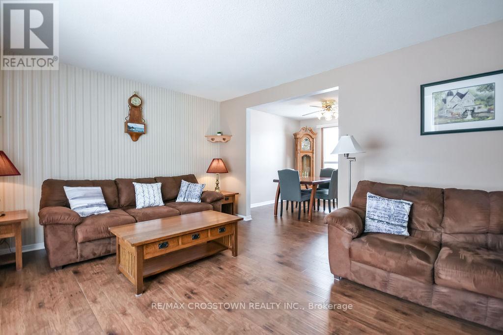 169 Oriole Drive, East Gwillimbury, Ontario  L9N 1G9 - Photo 18 - N12805256