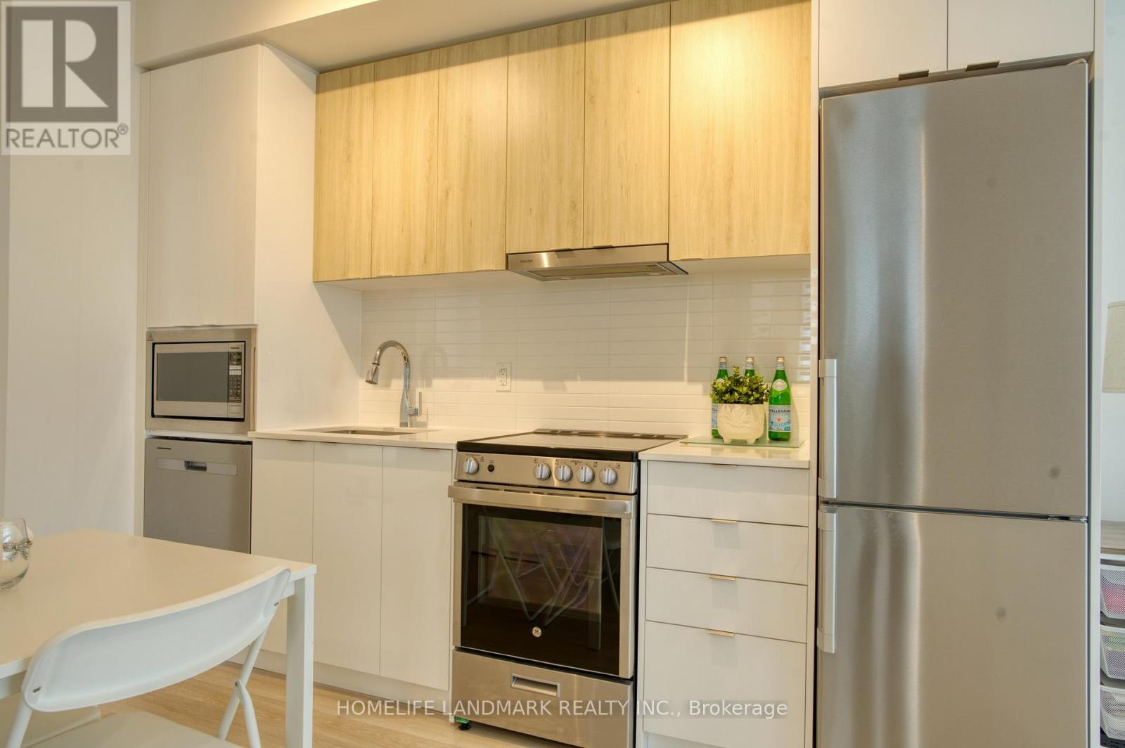 B1505 - 50 Upper Mall Way, Vaughan, Ontario  L4J 0L8 - Photo 11 - N12805274