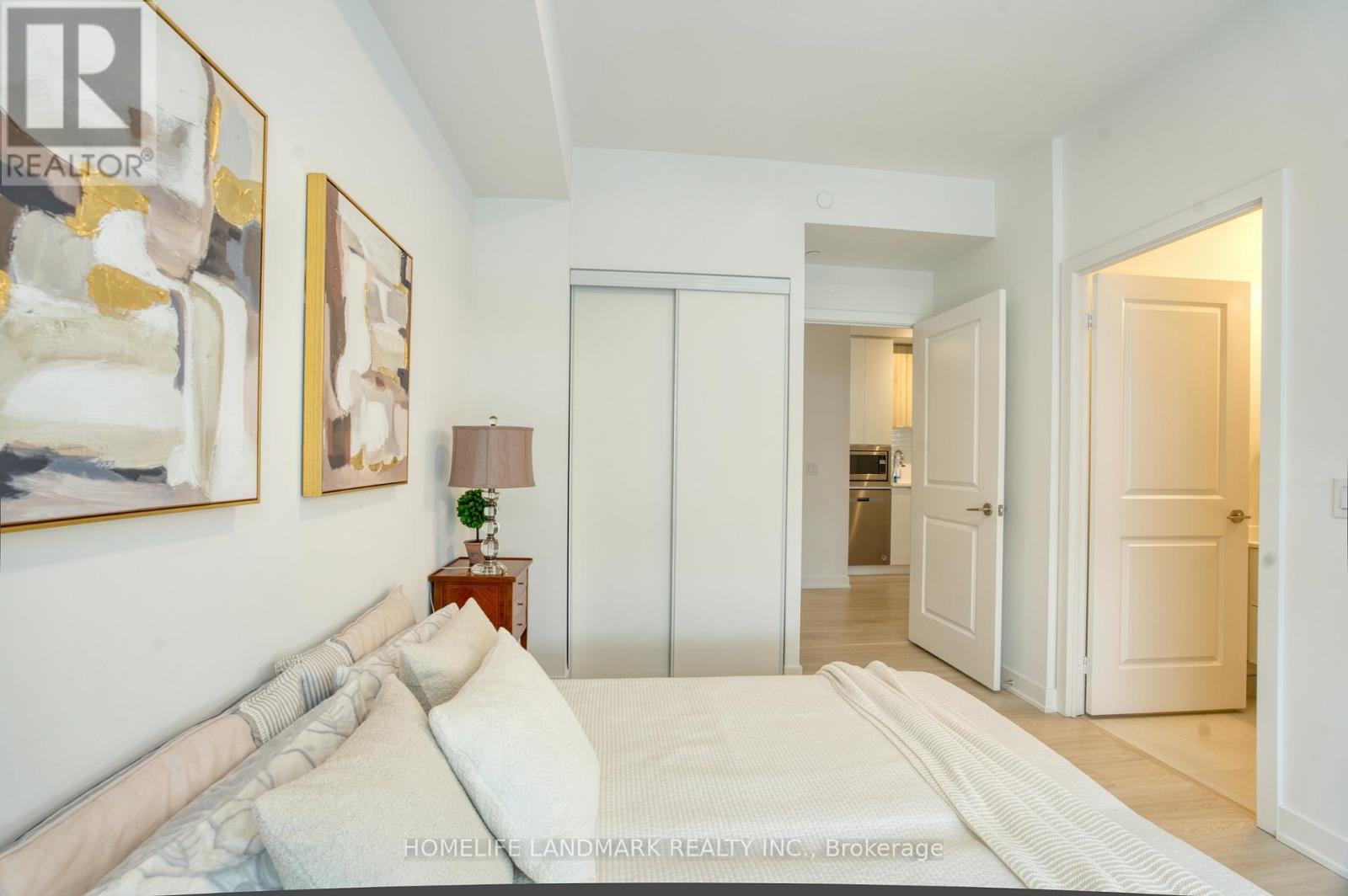 B1505 - 50 Upper Mall Way, Vaughan, Ontario  L4J 0L8 - Photo 5 - N12805274