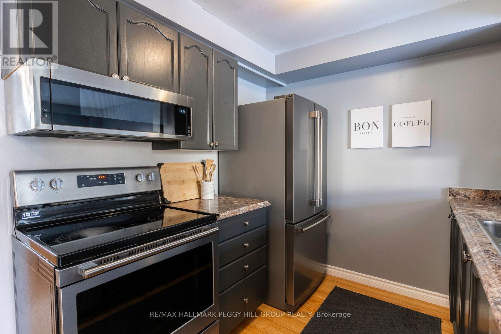 186 Dunsmore Lane, Barrie, Ontario  L4M 6Z8 - Photo 4 - S12805244