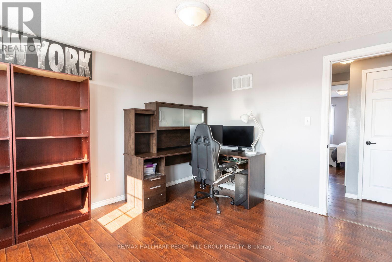 186 Dunsmore Lane, Barrie, Ontario  L4M 6Z8 - Photo 9 - S12805244