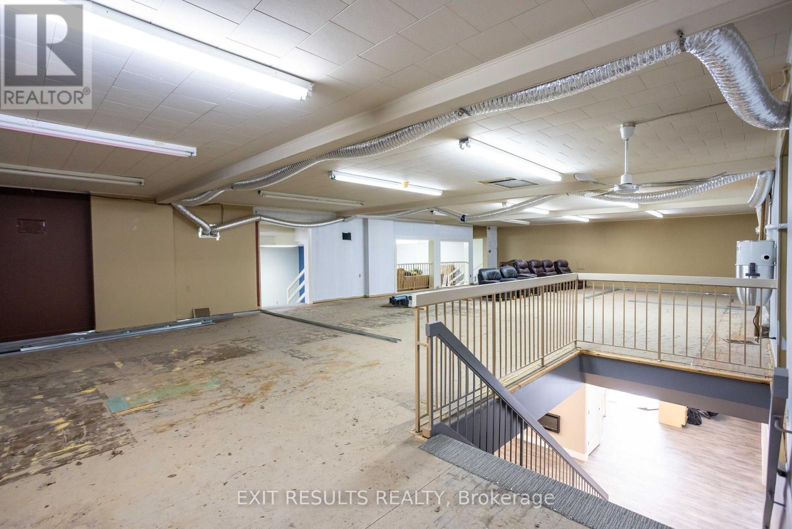 1027 Notre Dame Street, Russell, Ontario  K0A 1W0 - Photo 14 - X12805176