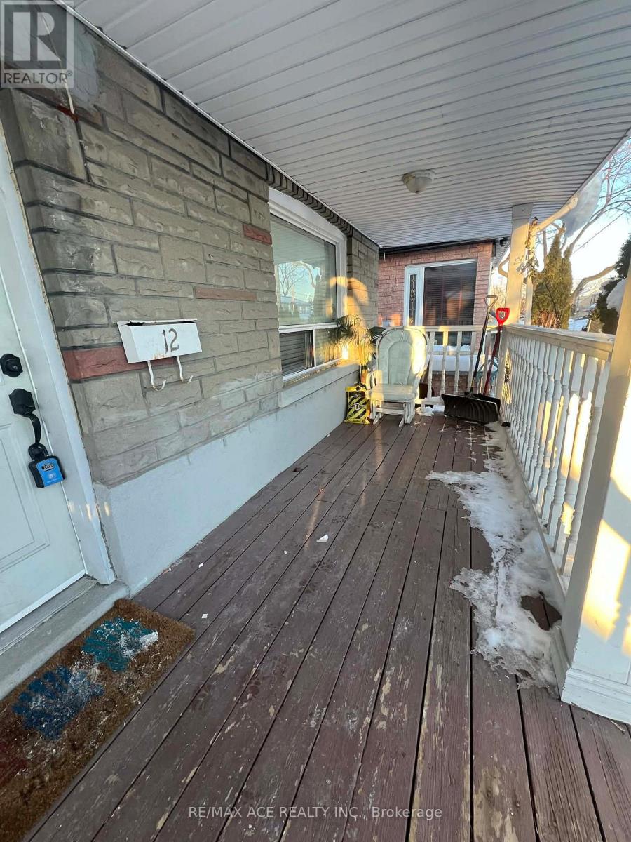 Main - 12 Mahoney Avenue, Toronto (Mount Dennis), Ontario  M6M 2H4 - Photo 4 - W12805248