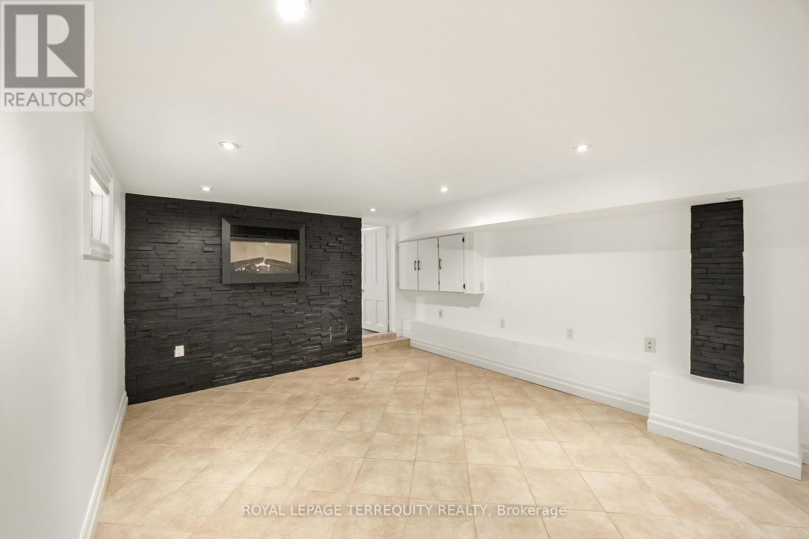 Bsmt - 289 Boon Avenue, Toronto, Ontario  M6E 4A2 - Photo 2 - W12805254