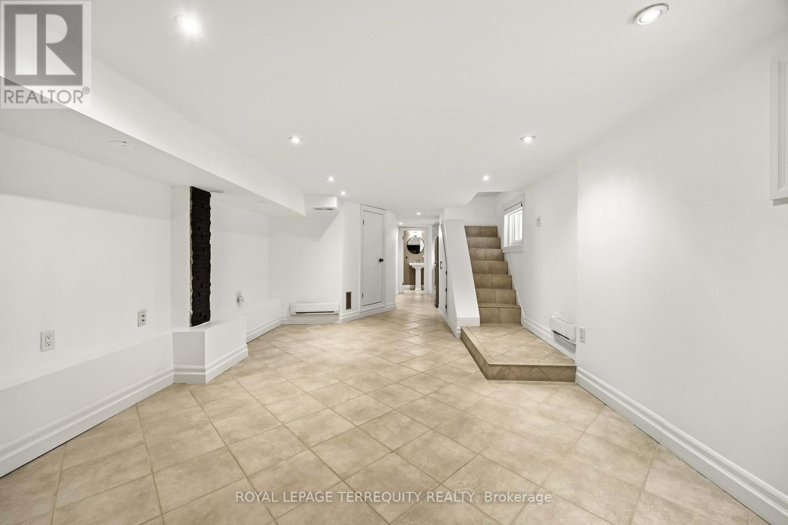 Bsmt - 289 Boon Avenue, Toronto, Ontario  M6E 4A2 - Photo 5 - W12805254