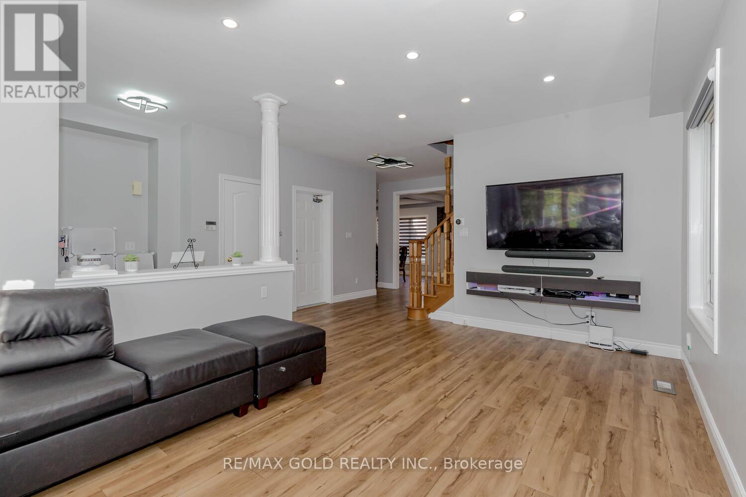 33 Hopecrest Place, Brampton, Ontario  L6R 2V1 - Photo 11 - W12805258