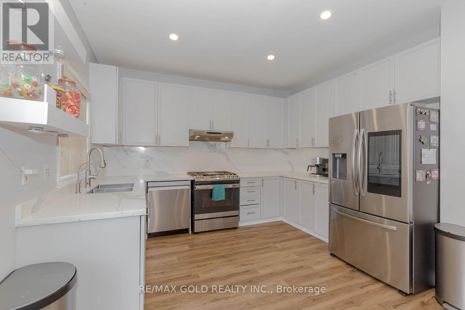 33 Hopecrest Place, Brampton, Ontario  L6R 2V1 - Photo 13 - W12805258