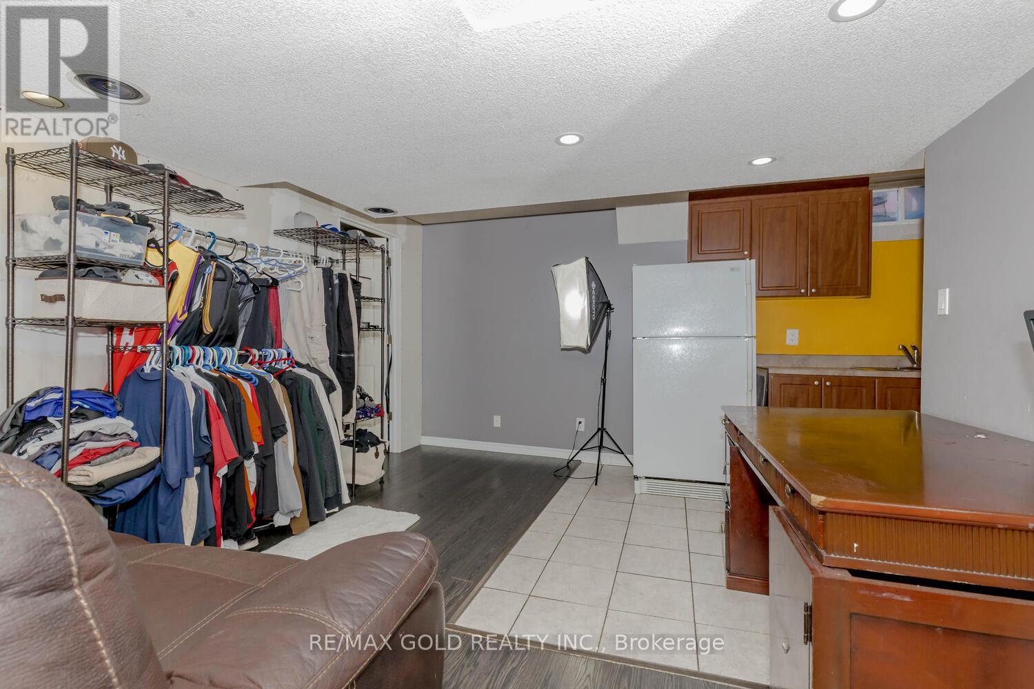 33 Hopecrest Place, Brampton, Ontario  L6R 2V1 - Photo 32 - W12805258
