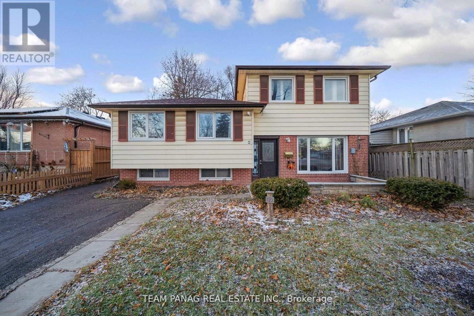 30 Parkway Avenue, Brampton, Ontario  L6X 2G4 - Photo 3 - W12805362