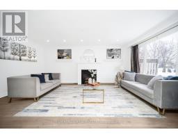 30 PARKWAY AVENUE, Brampton, Ontario