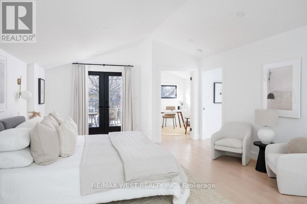 424 Clendenan Avenue, Toronto, Ontario  M6P 2X6 - Photo 21 - W12805370