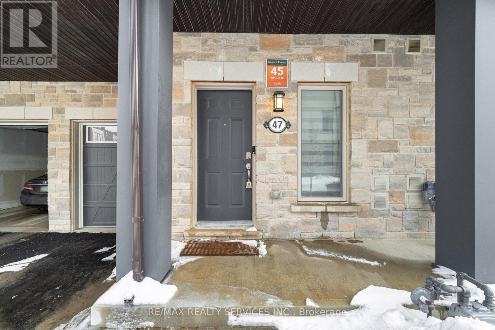 47 Tiveron Avenue, Caledon, Ontario  L7C 4L6 - Photo 3 - W12805376