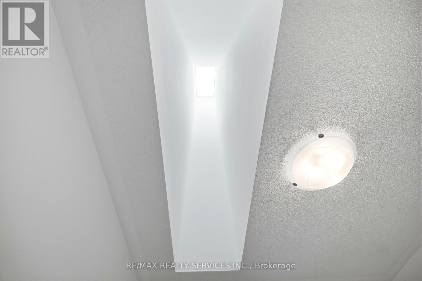 47 Tiveron Avenue, Caledon, Ontario  L7C 4L6 - Photo 34 - W12805376