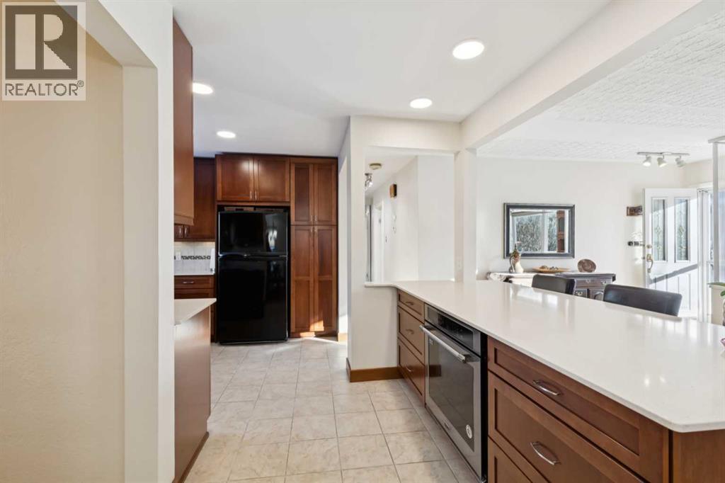 35 45 Street Sw, Calgary, Alberta  T3C 2B2 - Photo 7 - A2287636