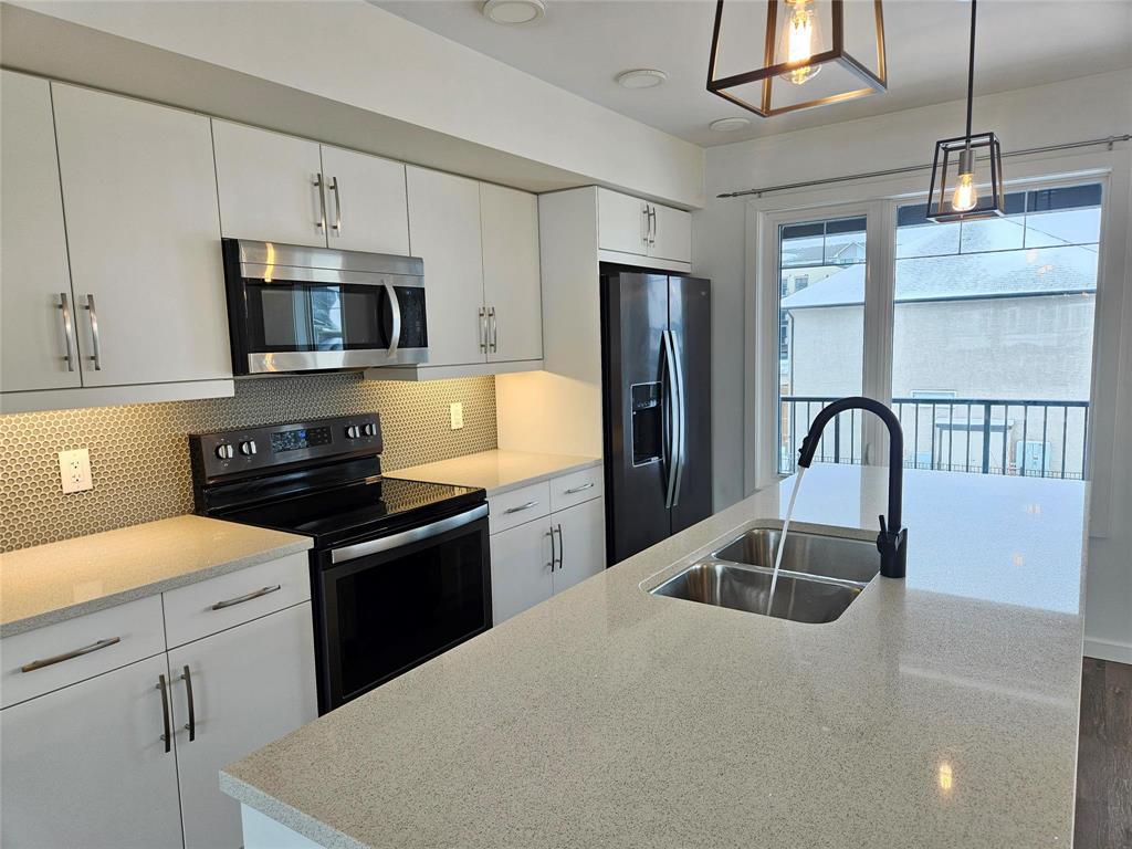 409 325 Parkeast Drive, Winnipeg, Manitoba  R3Y 1Z9 - Photo 8 - 202602954