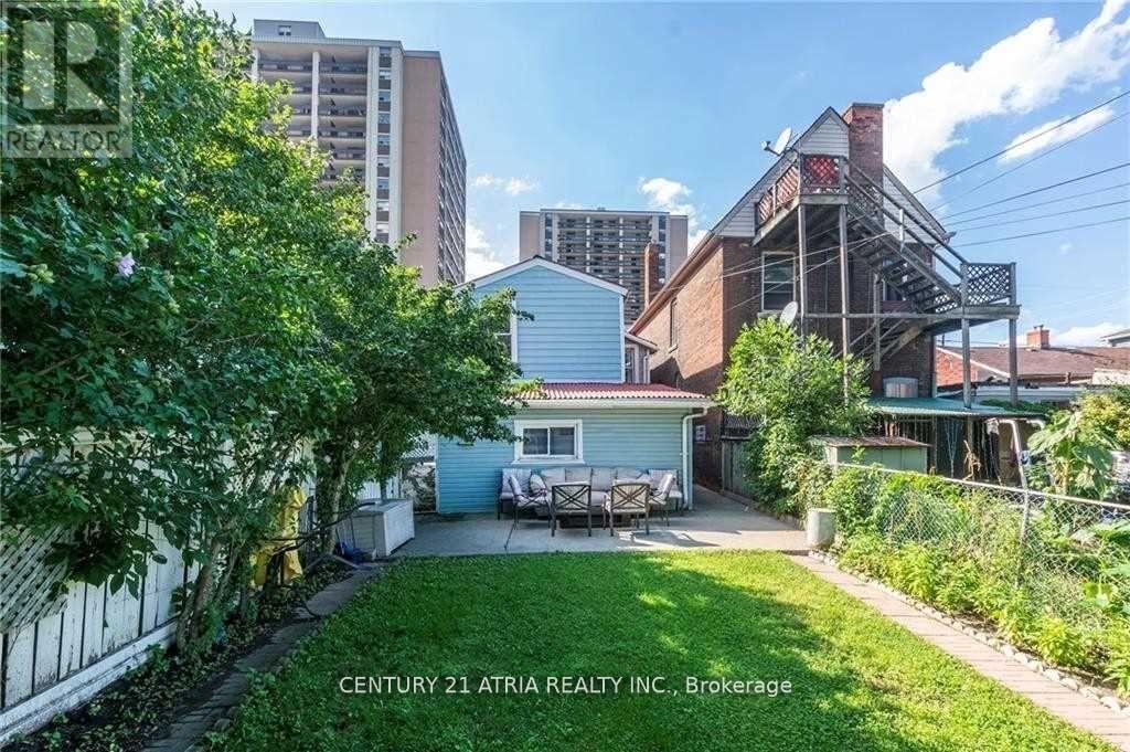 182 John Street, Hamilton, Ontario  L8L 4P2 - Photo 5 - X12805382