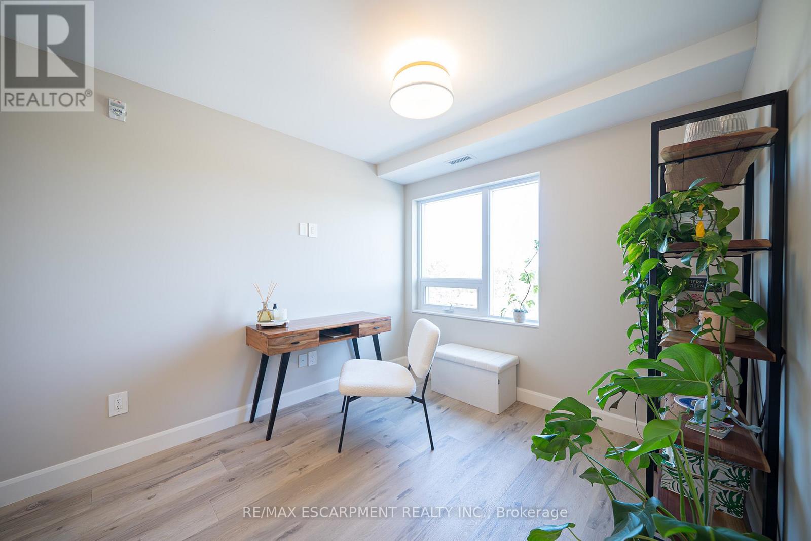 502 - 34 Norman Street, Brantford, Ontario  N3R 2Y1 - Photo 10 - X12805386