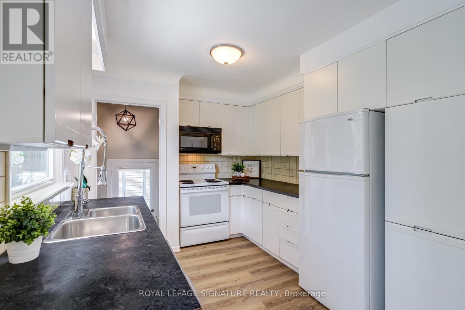 14 Caroline Street, St. Catharines (Glendale/glenridge), Ontario  L2T 3G1 - Photo 17 - X12805402