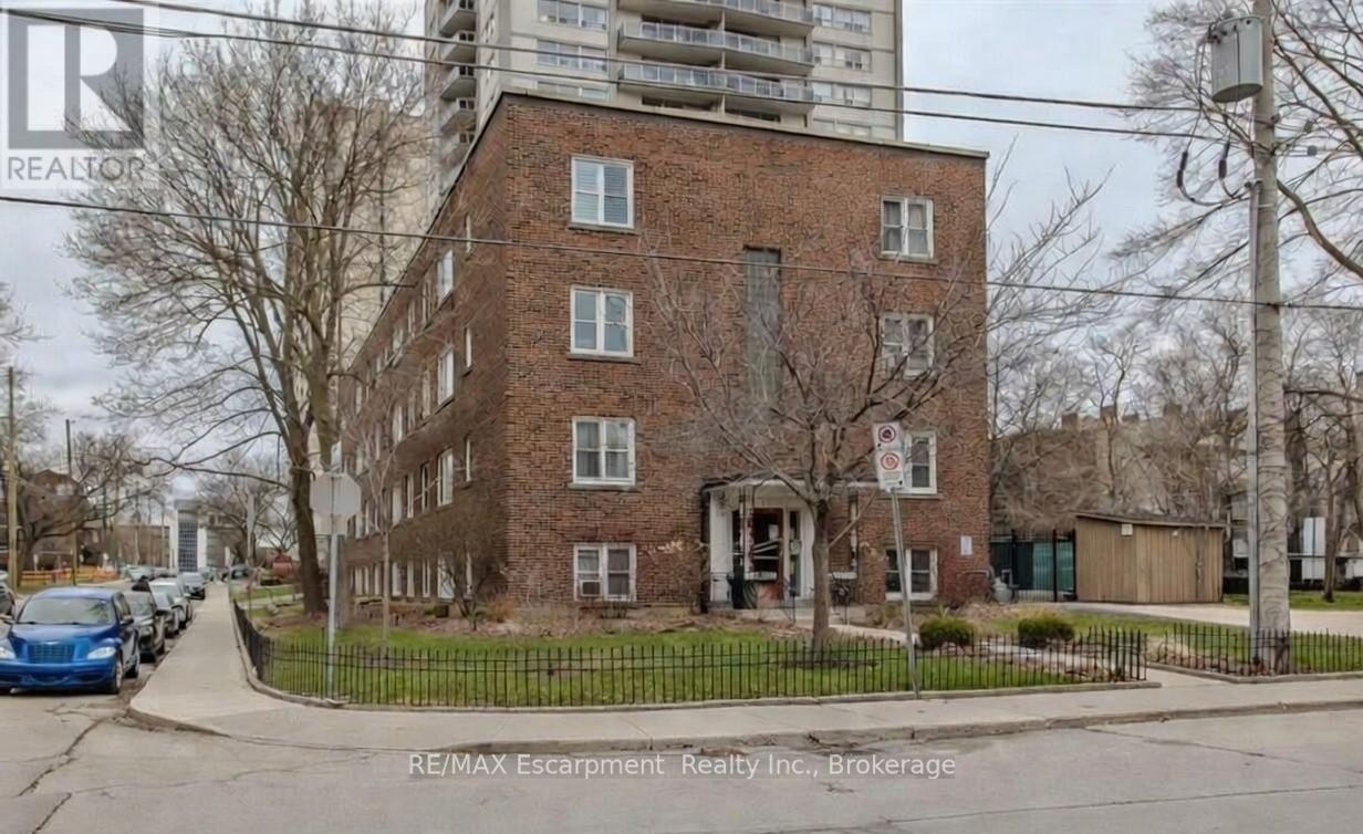 305 - 60 Robinson Street, Hamilton, Ontario  L8P 1Y9 - Photo 1 - X12805426