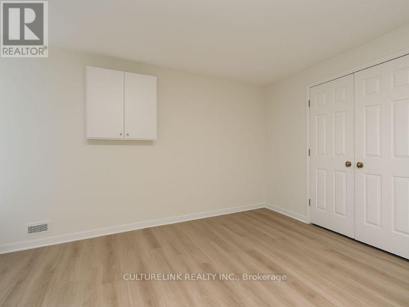 Lower - 918 St Clarens Avenue, Toronto, Ontario  M6H 3X6 - Photo 6 - W12682794