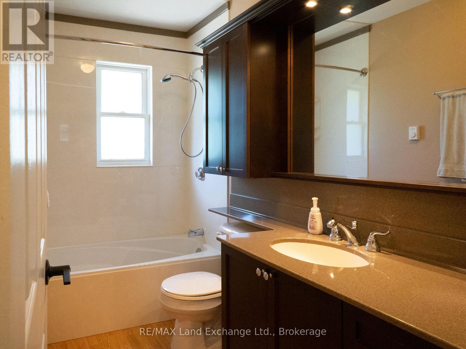 5 Macgregor Beach Road, Kincardine, Ontario  N2Z 1J6 - Photo 15 - X12805636