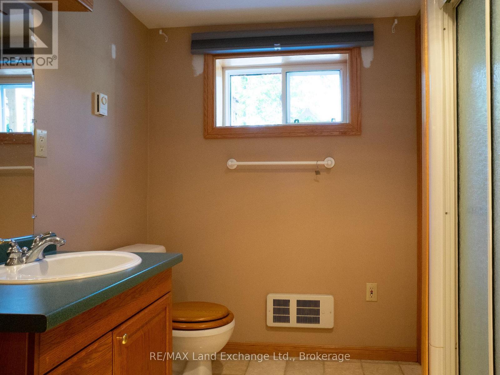 5 Macgregor Beach Road, Kincardine, Ontario  N2Z 1J6 - Photo 21 - X12805636