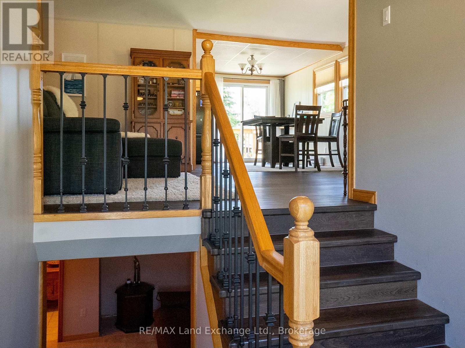 5 Macgregor Beach Road, Kincardine, Ontario  N2Z 1J6 - Photo 4 - X12805636