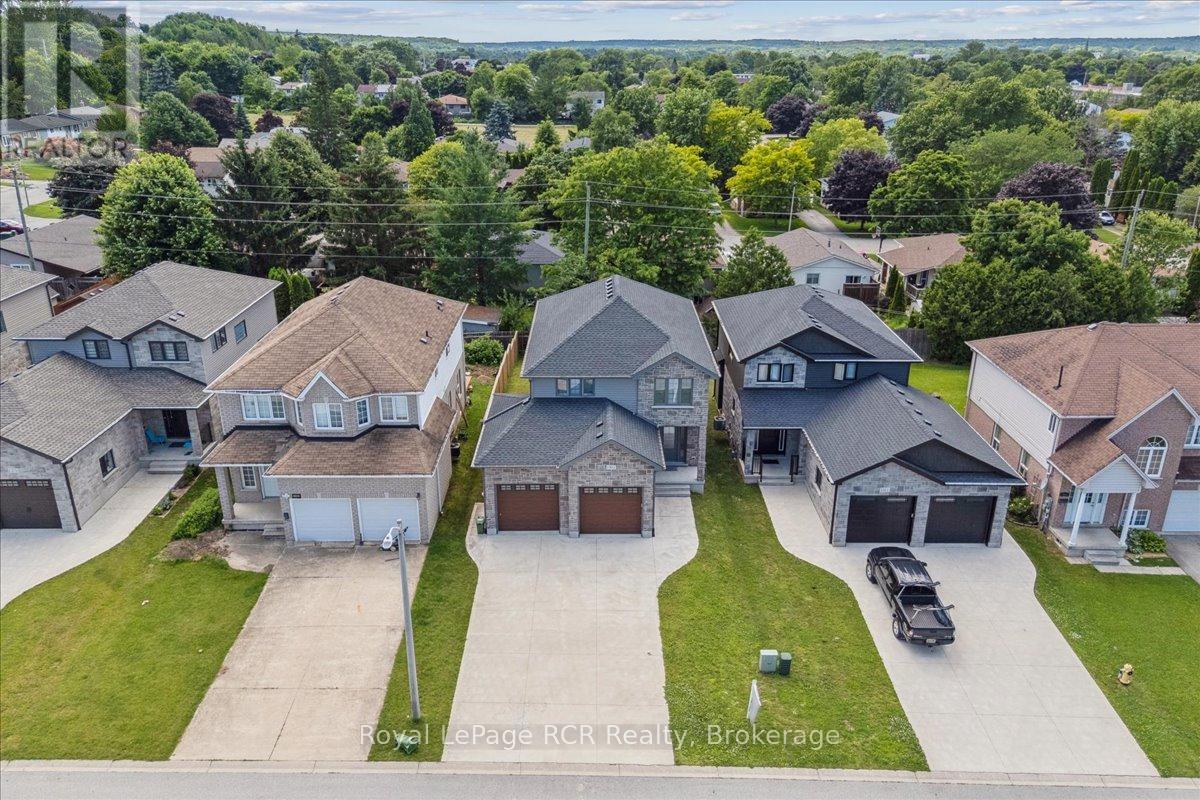 1302 14th Avenue E, Owen Sound, Ontario  N4K 0A1 - Photo 1 - X12805644