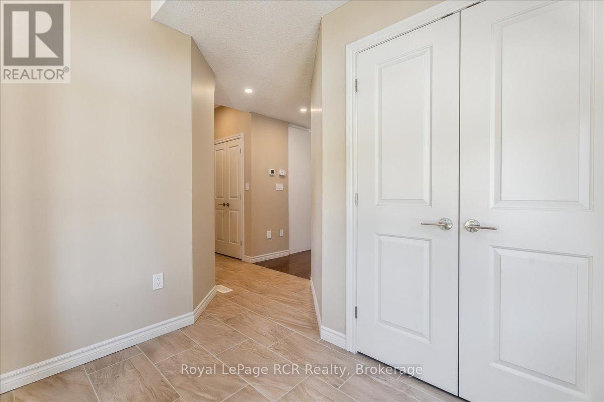 1302 14th Avenue E, Owen Sound, Ontario  N4K 0A1 - Photo 6 - X12805644