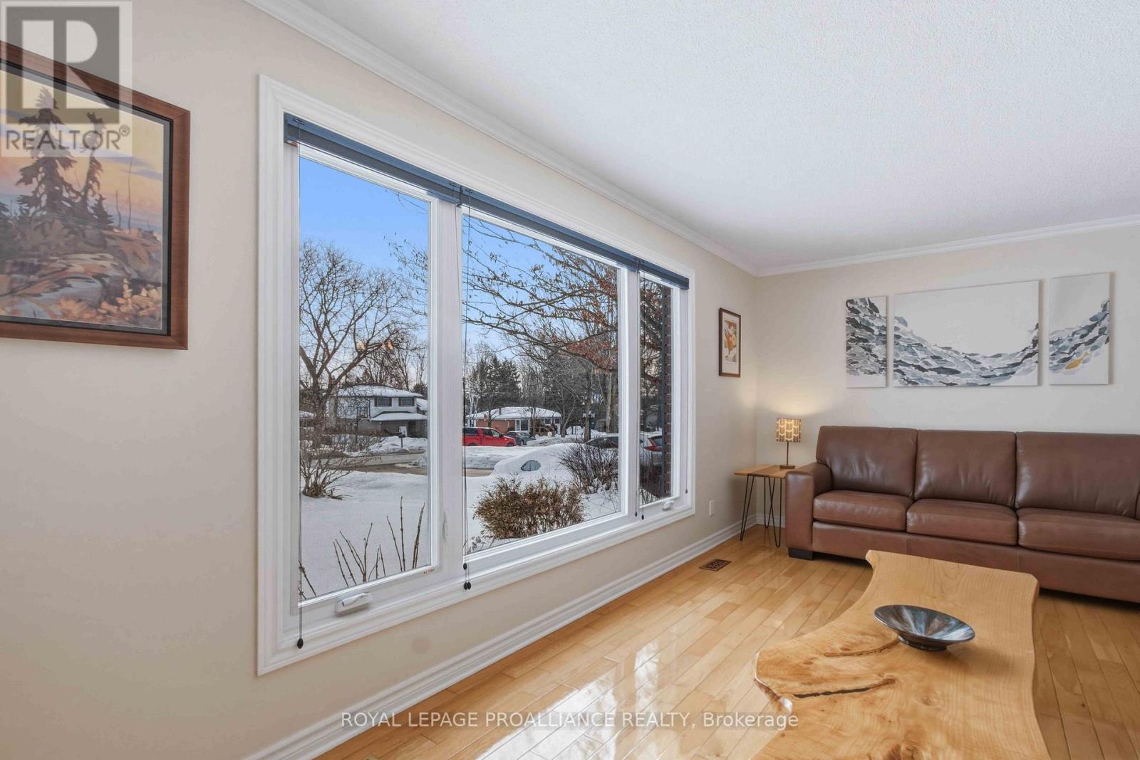 553 Whites Road, Quinte West, Ontario  K7V 0P7 - Photo 11 - X12805464