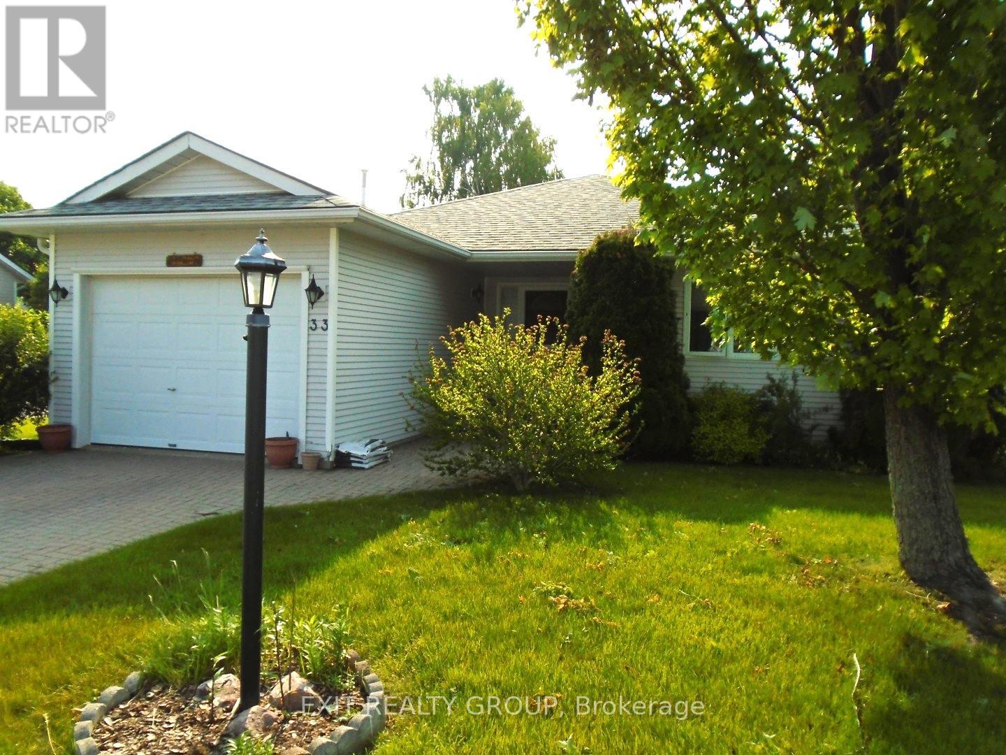 33 CRETNEY DRIVE, prince edward county (wellington), Ontario